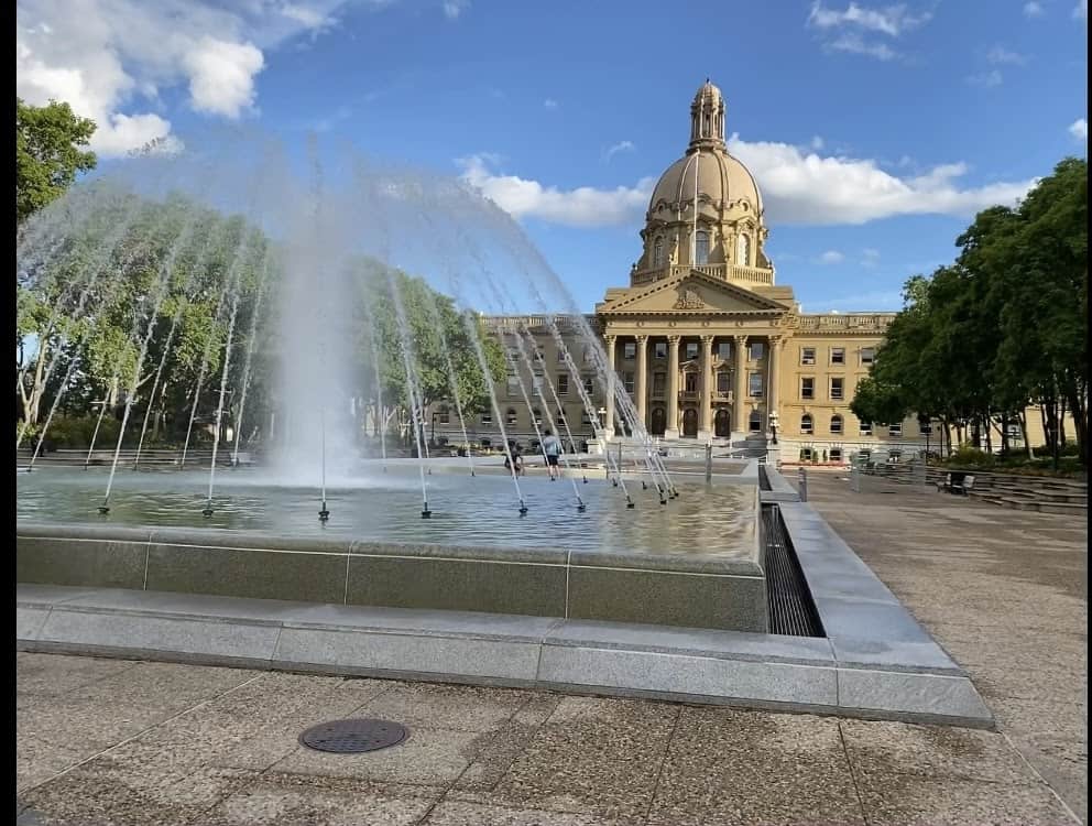 Alberta Legislature front view and fountains
