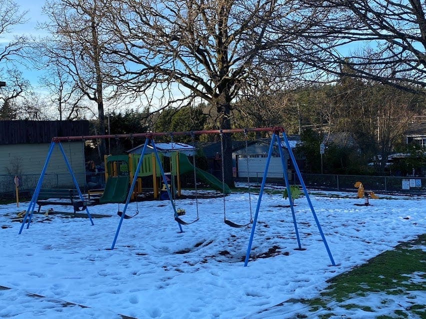 Lugrin Place play park