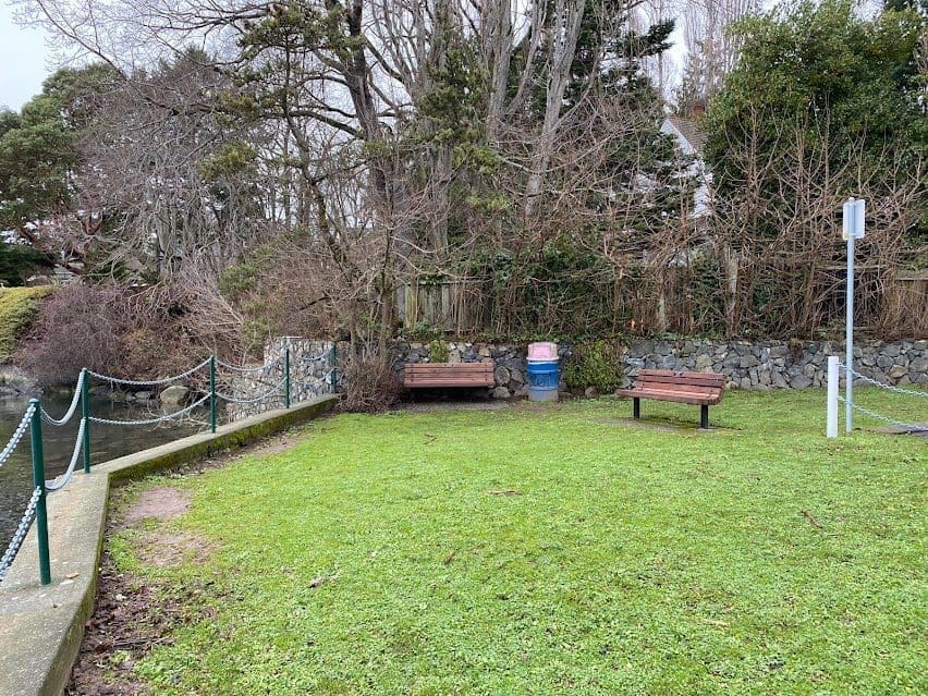 Kinver greenspace with benches to relax